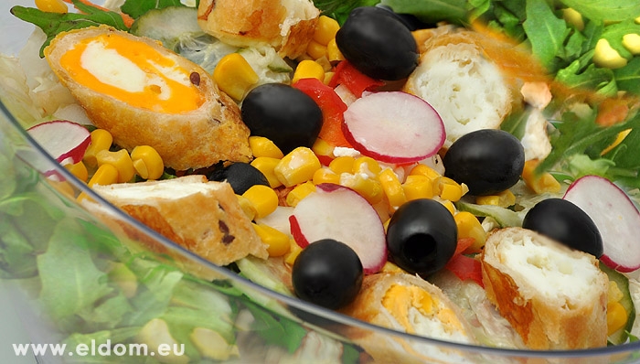 Sałata rukola z jajkami z Perfect Egg Mastera oraz z mozzarellą
