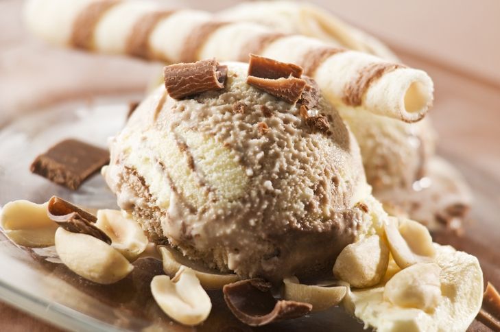Helado cremoso de snickers