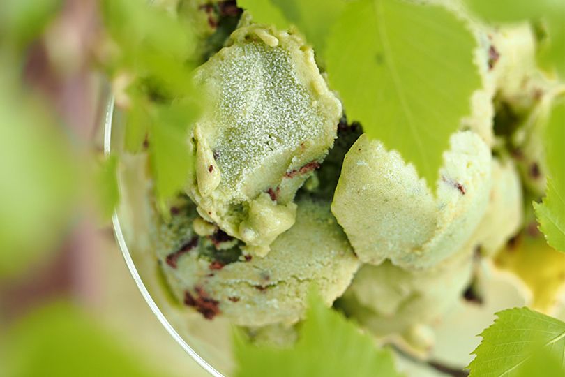 Lody szpinakowe z czekoladą
