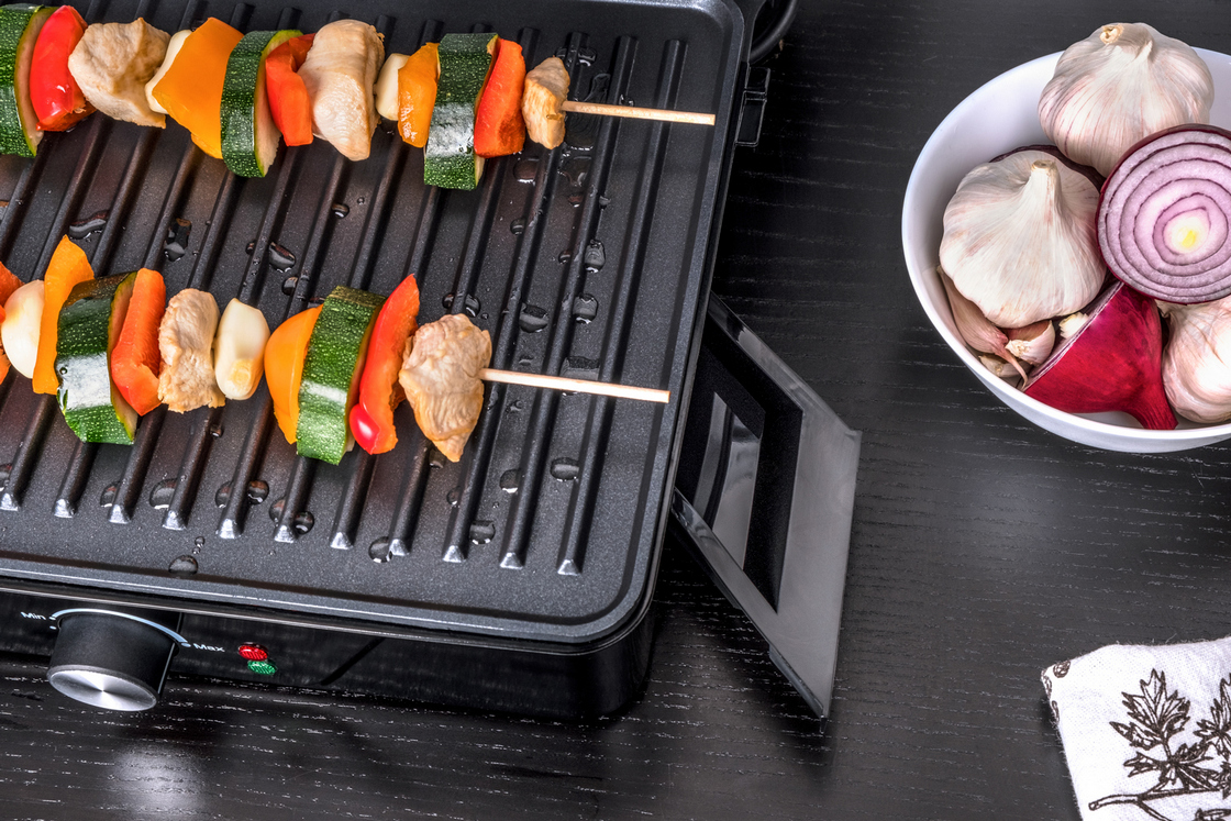Grill kontaktowy GK170 SVAD 