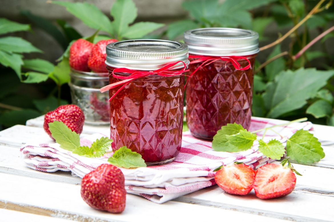 4 pomysły na przetwory z truskawek