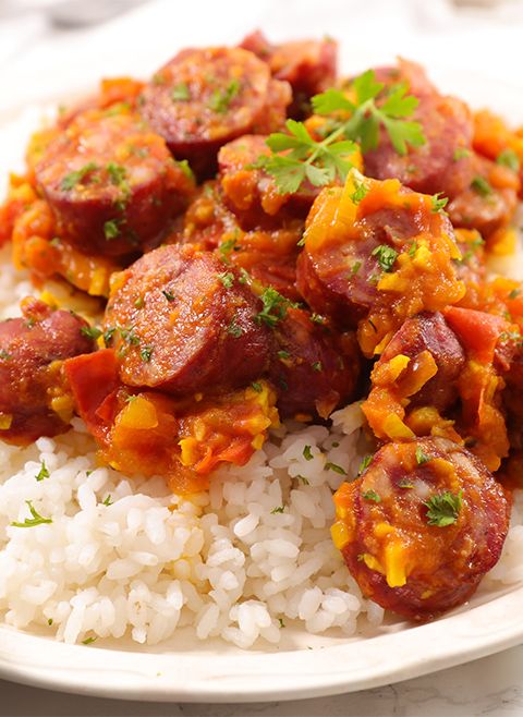 Kiełbaski cebulowe z piwem