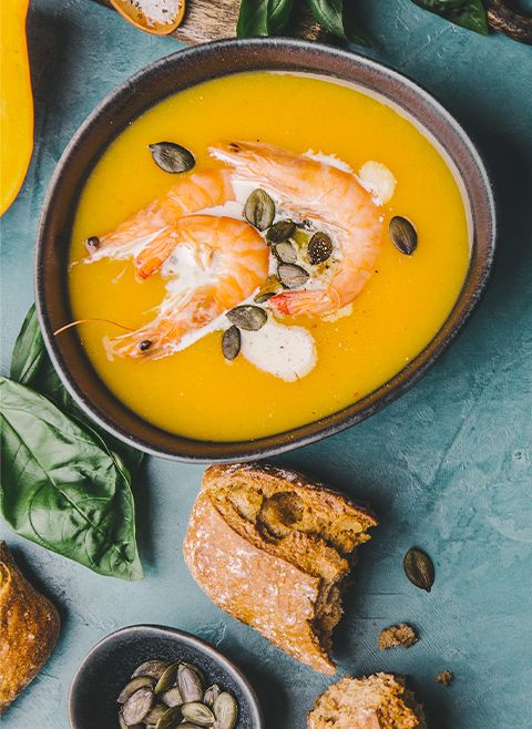 Zupa dyniowo-kokosowa z krewetkami