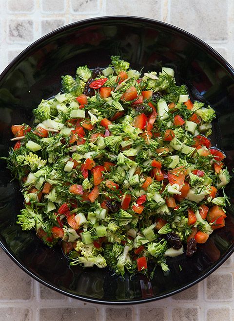 Sałatka z brokułów i papryki