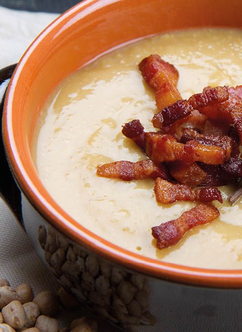 Krem z ciecierzycy z chrupiącym boczkiem