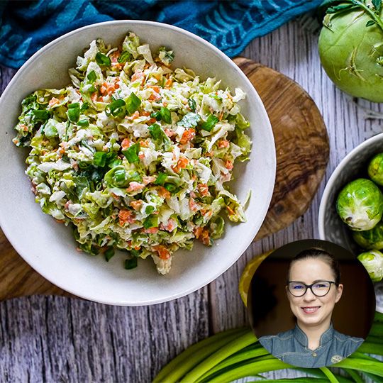 Colesław z brukselki i kalarepy