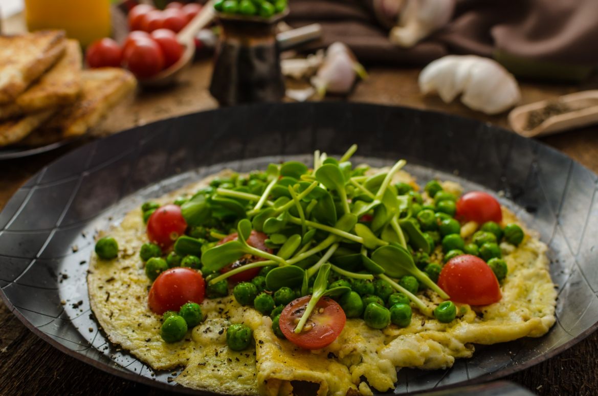 Jak zrobić omlet? 6 przepisów na słodko i słono